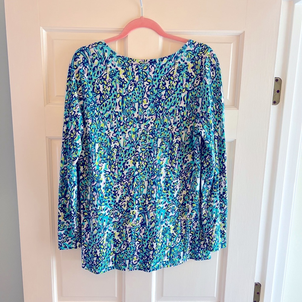 Lilly Pulitzer Tunic in Size L soft material - Picture 2 of 7